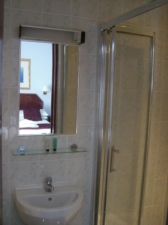 Kings Paget Hotel West Drayton  Habitación foto